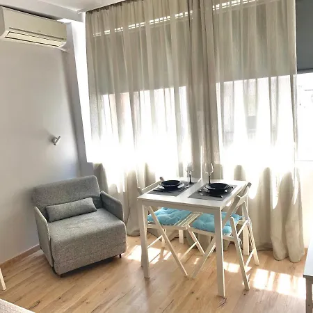 Beachfront Suita. The Luxury Suites